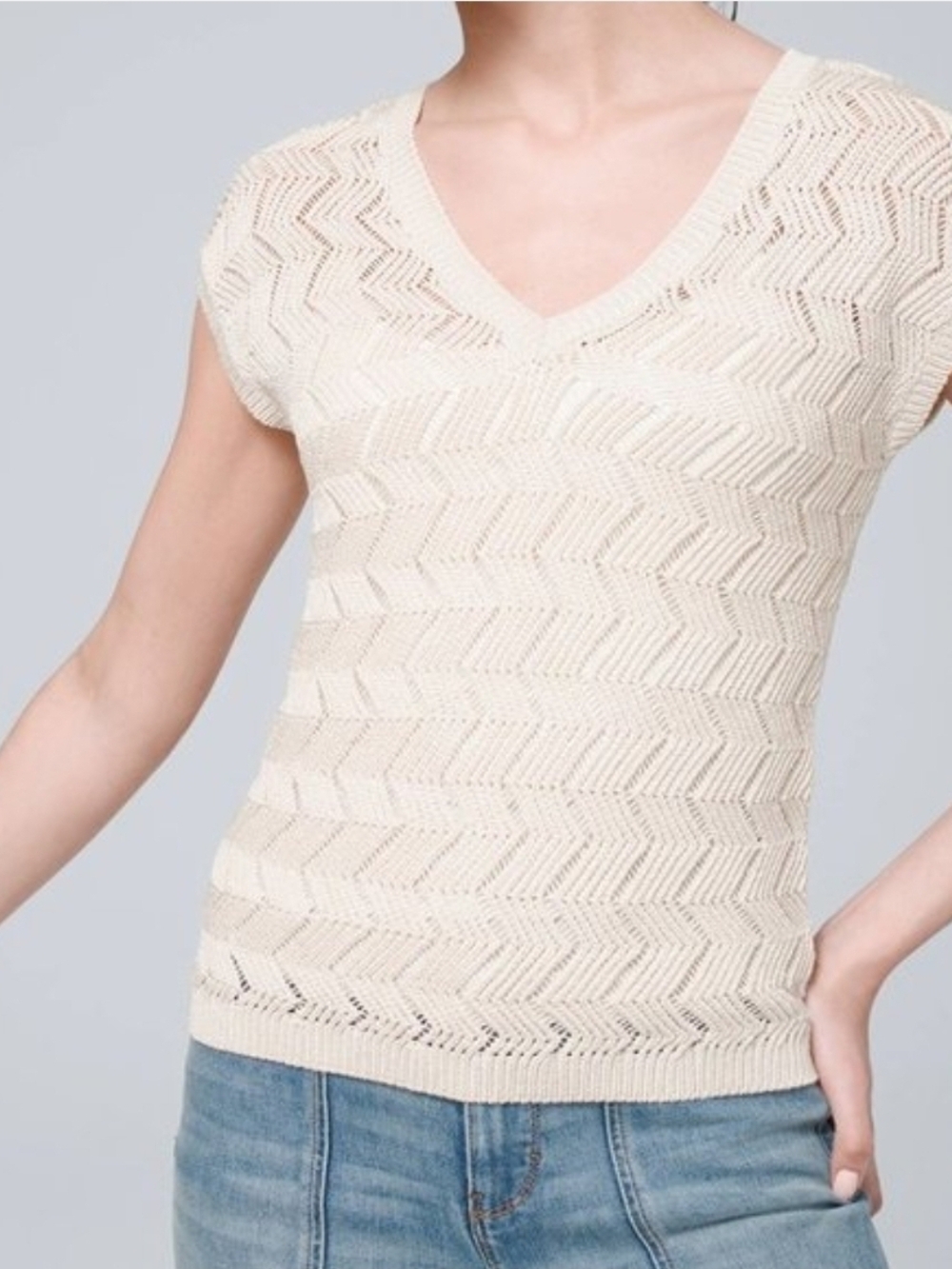 White House Black Market Chevron Cream V-Neck Short Sleeve Knit Top